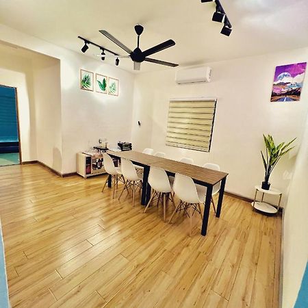 Raees Homestay Kampong Tanjong Minyak Eksteriør billede