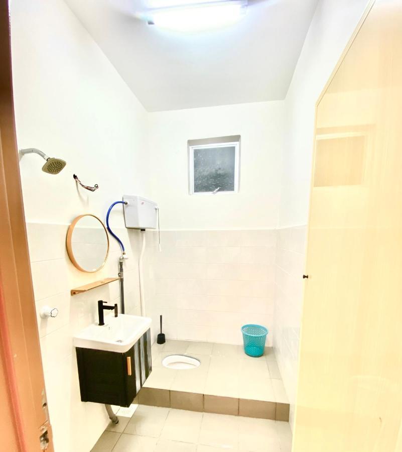 Raees Homestay Kampong Tanjong Minyak Eksteriør billede