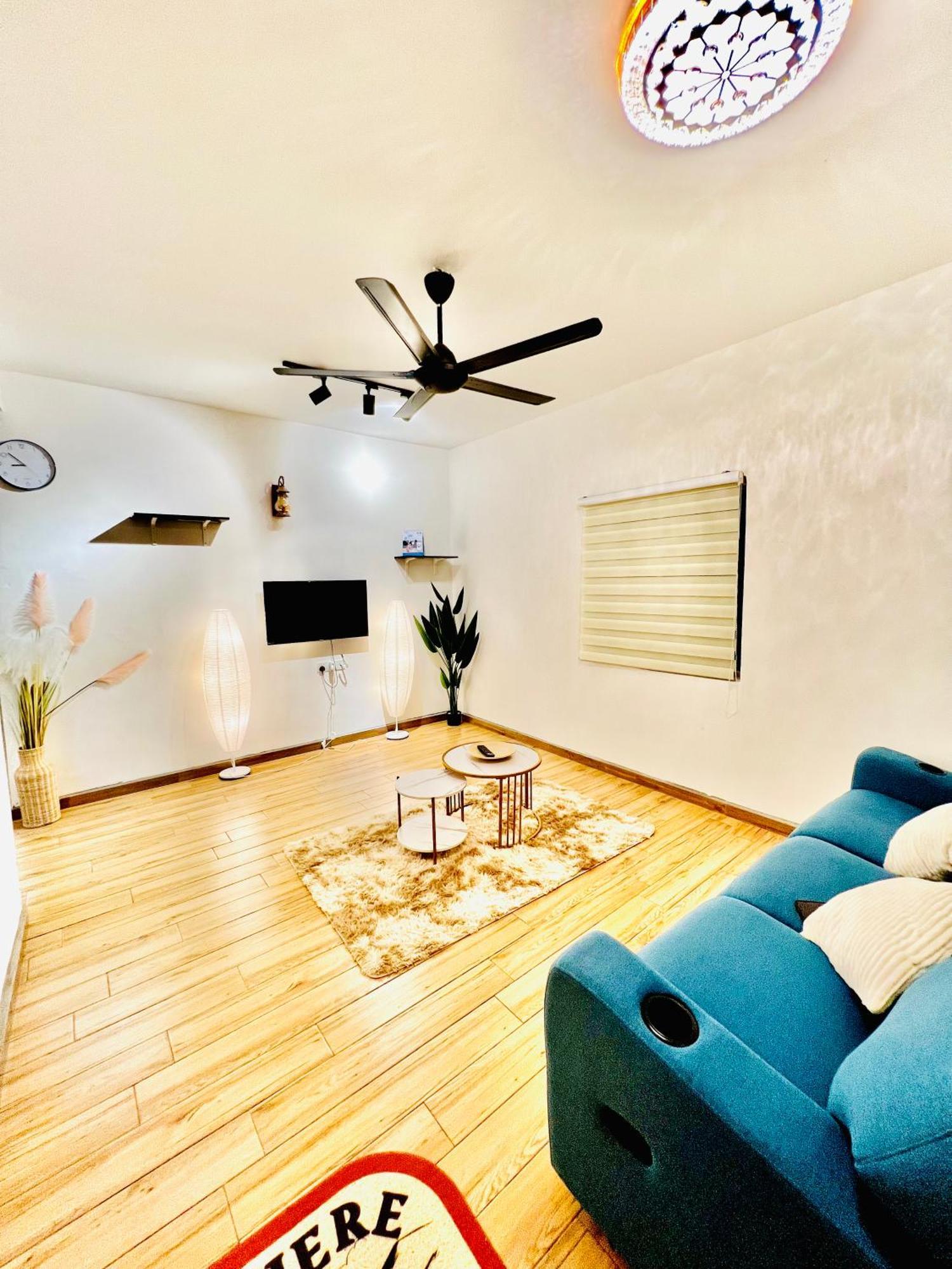 Raees Homestay Kampong Tanjong Minyak Eksteriør billede